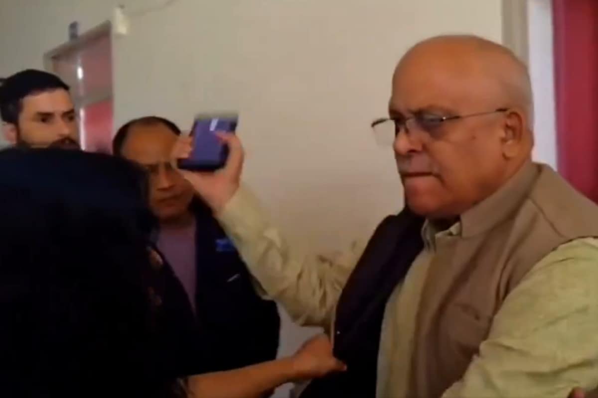 ‘Hum Press Se Hai’: Woman Shouts As Primary Education Director Snatches Phone, Assaults Her In Uttarakhand | Shocking Video