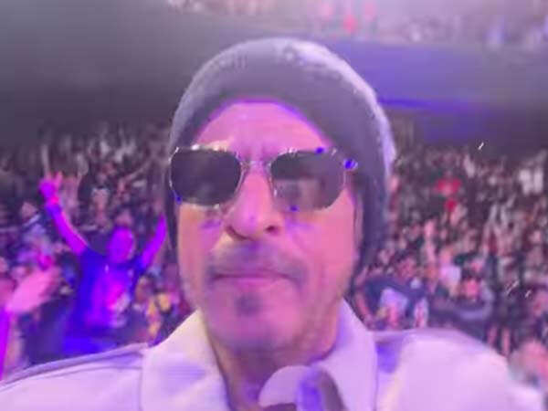 Shah Rukh Khan Shares Heartwarming Video From His Birthday Fan Meet