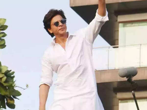 SRK Responds to Heartfelt Birthday Wishes From Kajol Akshay Kumar and Others