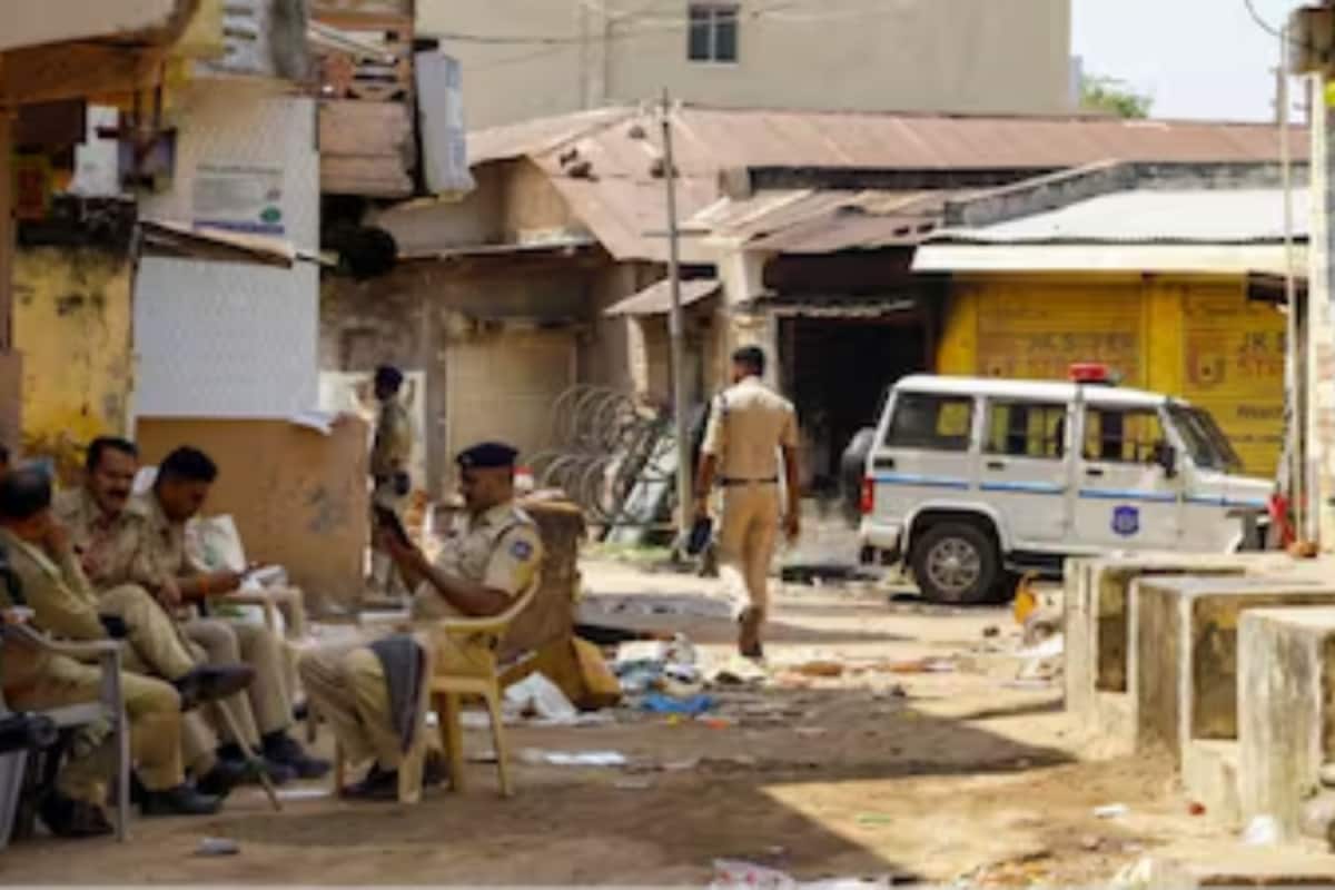 Gujarat MLA Urges PM Modi For Urgent Action As Over 100 Youths Trapped In Myanmar Seek Help Gujarat MLA Urges PM Modi For Urgent Action As Over 100 Youths Trapped In Myanmar Seek Help