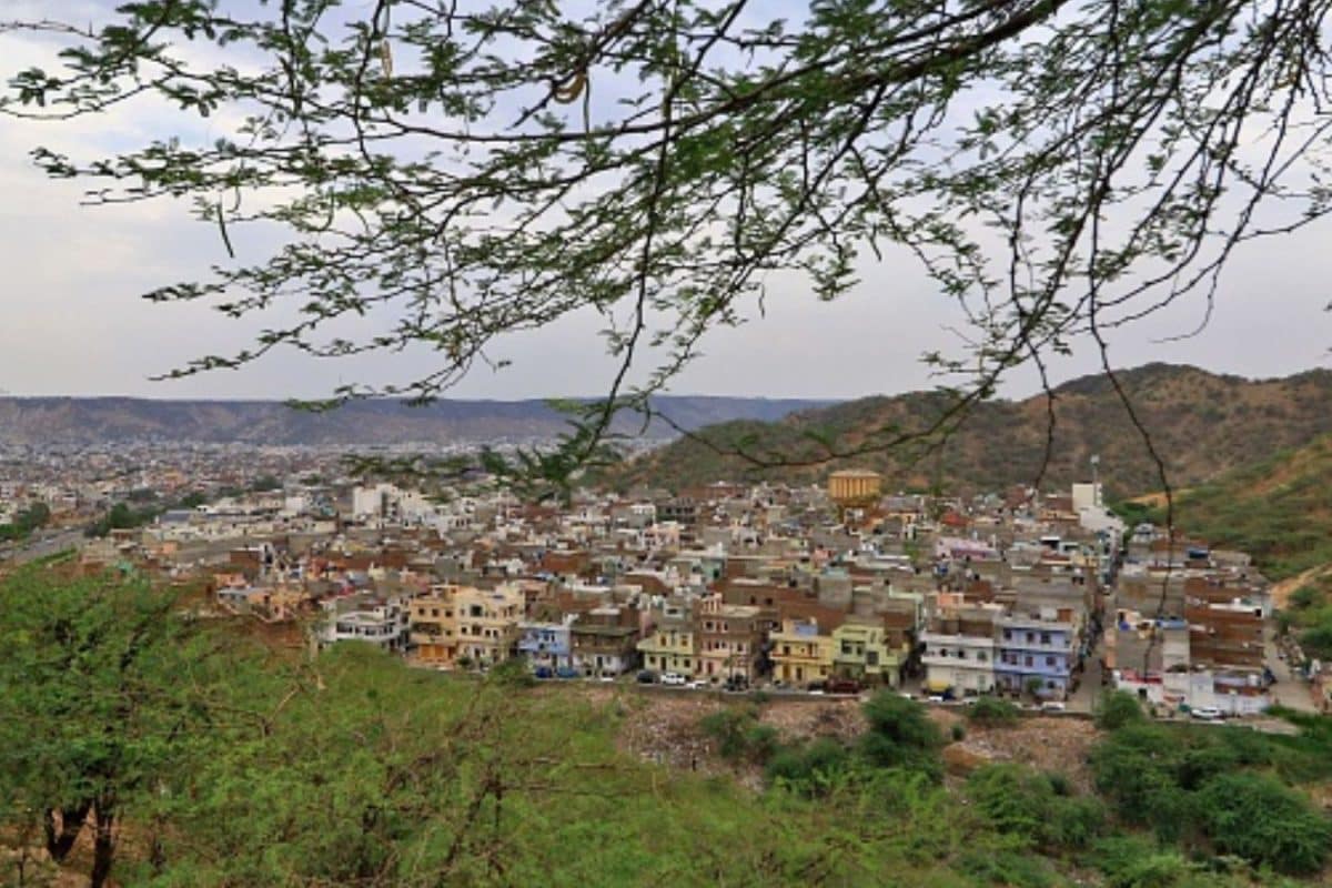 Redefining Aravalli Hills: Could This Put Delhi-NCR At Risk And Undermine Climate Planning? Redefining Aravalli Hills: Could This Put Delhi-NCR At Risk And Undermine Climate Planning?