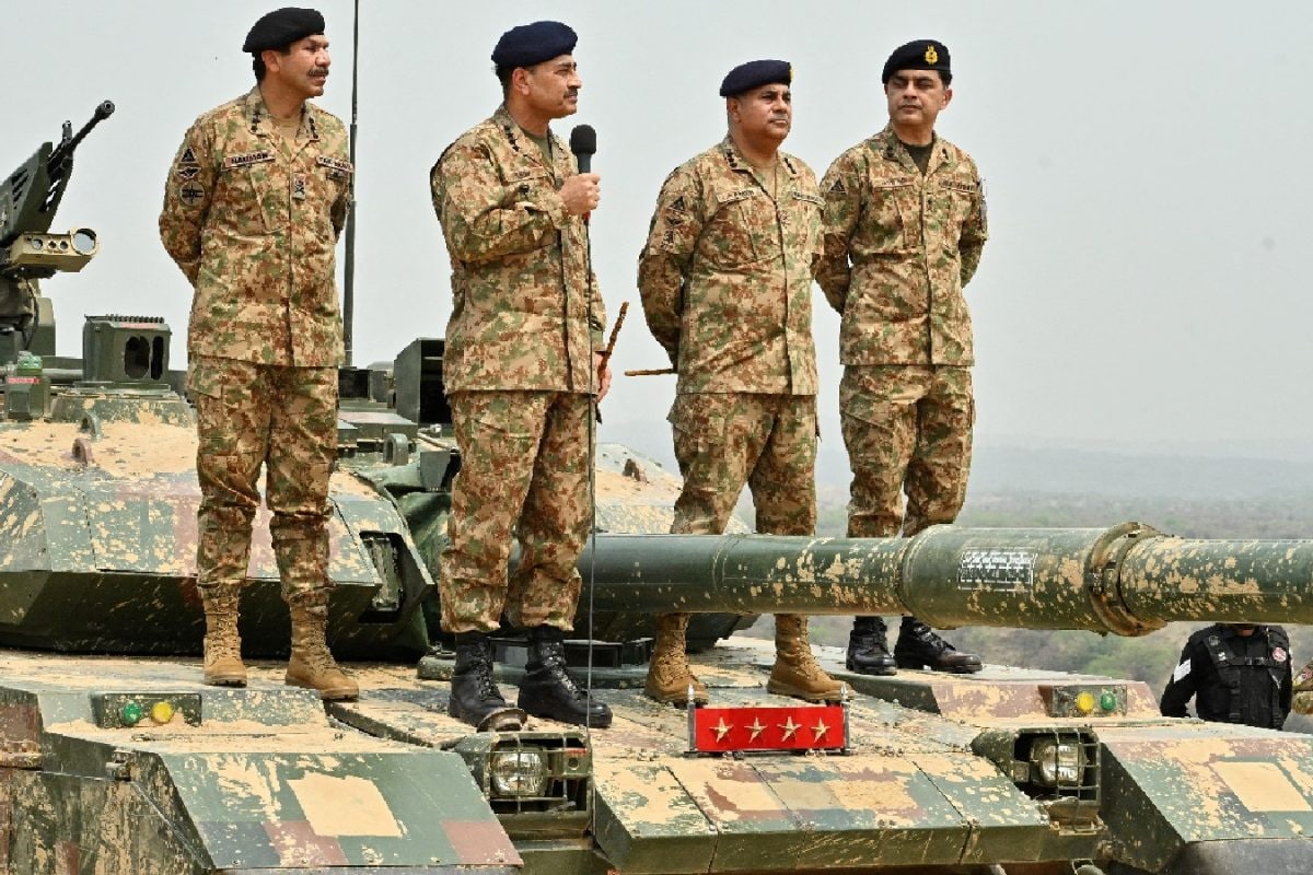 Pakistan Scrambles To Strengthen Anti-Drone Shield Along LoC After Operation Sindoor Drubbing Pakistan Scrambles To Strengthen Anti-Drone Shield Along LoC After Operation Sindoor Drubbing