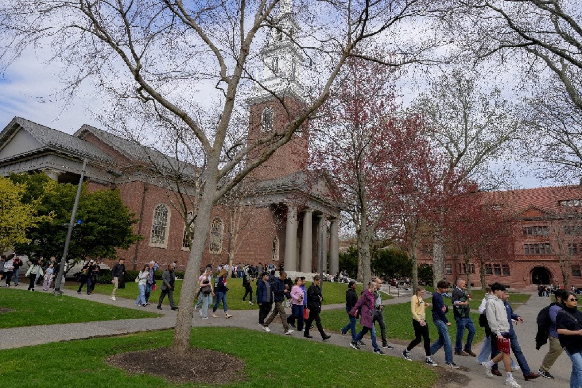 Planning To Study In The US? Here’s How To Get The Best Scholarships