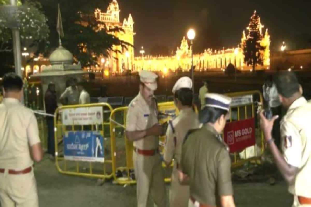 1 Killed, Several Injured In Blast Near Mysuru’s Amba Vilas Palace 1 Killed, Several Injured In Blast Near Mysuru’s Amba Vilas Palace