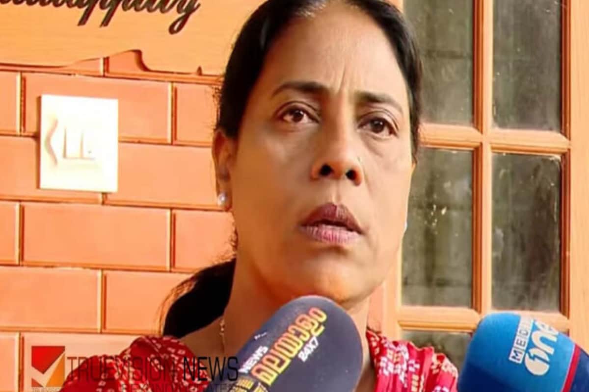 Thrissur Congress Councillor Claims Mayor Post Sold For ‘Bags Of Money’ Thrissur Congress Councillor Claims Mayor Post Sold For ‘Bags Of Money’