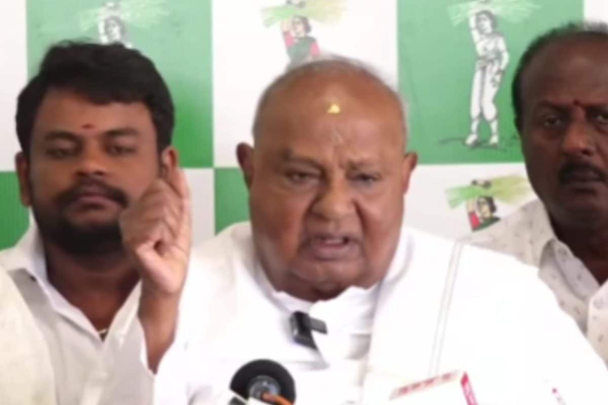 Former PM Deve Gowda Urges PM Modi To Take Action Against Those Who Attacked Church Former PM Deve Gowda Urges PM Modi To Take Action Against Those Who Attacked Church