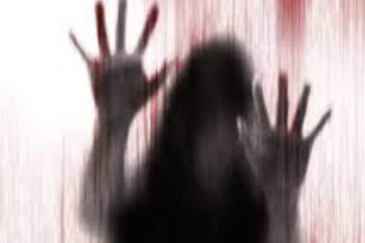 25-Year-Old Woman Gang-Raped In Moving Car, Thrown On Gurgaon-Faridabad Road 25-Year-Old Woman Gang-Raped In Moving Car, Thrown On Gurgaon-Faridabad Road