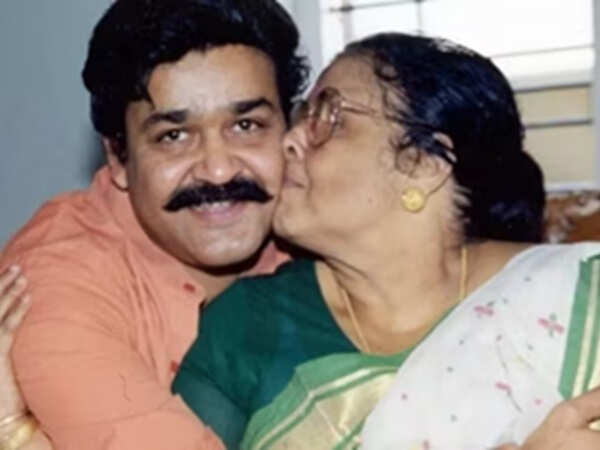 Mohanlalâs Mother Santhakumari Passed Away at 90 Mohanlalâs Mother Santhakumari Passed Away at 90