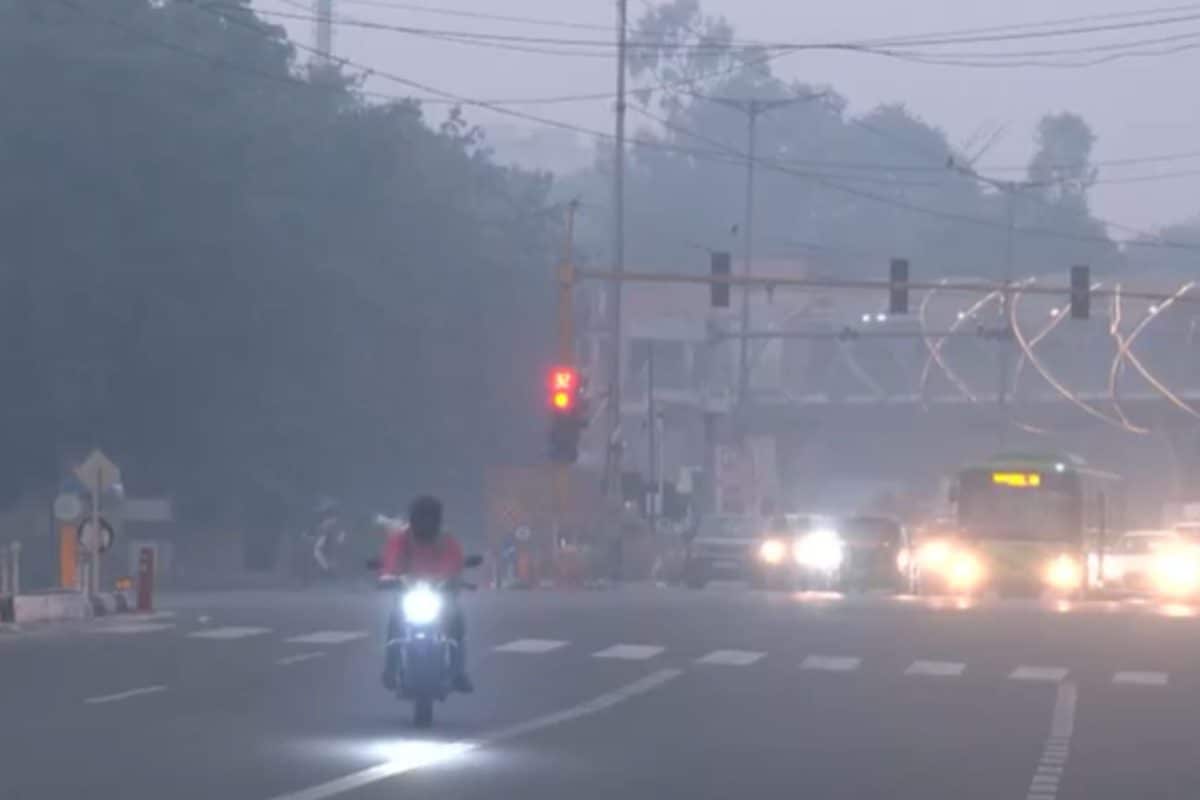 Delhi Air Turns Toxic Again, AQI Breaches ‘Severe’ Mark At Multiple Stations