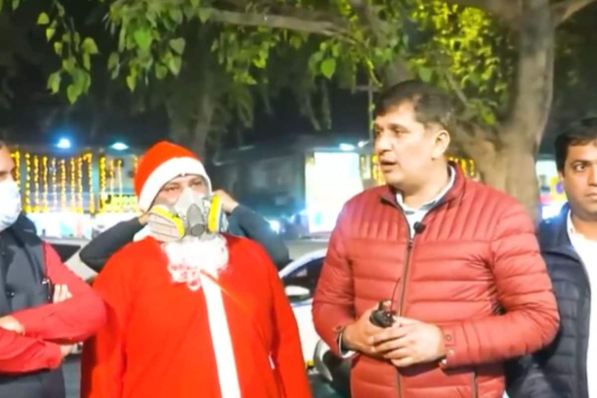 AAP Leaders Saurabh Bhardwaj, Sanjay Jha Booked For Santa Claus Skit On Delhi Pollution AAP Leaders Saurabh Bhardwaj, Sanjay Jha Booked For Santa Claus Skit On Delhi Pollution