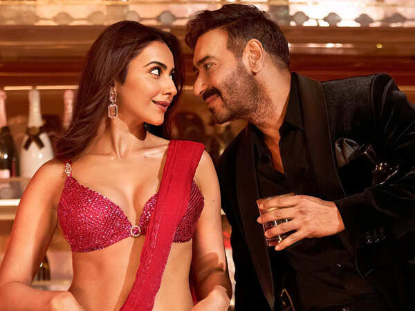 Rakul Preet Singh Opens Up on The Weirdness of Acting and Romancing Ajay Devgn in De De Pyaar De 2