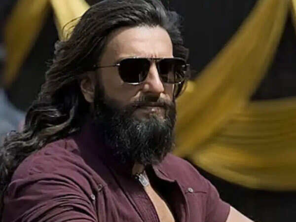 Dhurandhar Public Review : Ranveer Singh Delivers a Crowd Stirring Comeback