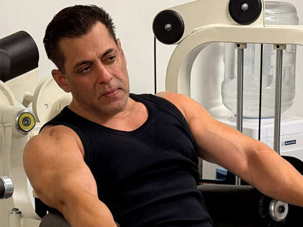 Salman Khan Leaves Fans in Awe of His Physique Ahead of His 60th Birthday Salman Khan Leaves Fans in Awe of His Physique Ahead of His 60th Birthday