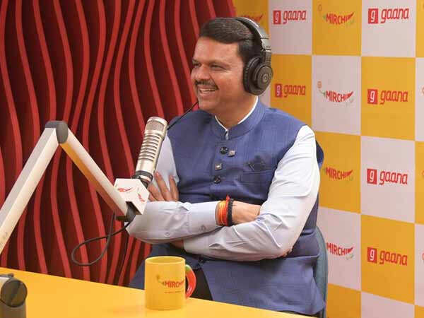 Maharashtras Chief Minister Shri Devendra Fadnavis Visits Mirchi Office