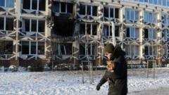 Macron hosts Ukraine and allies to try to cement security guarantees