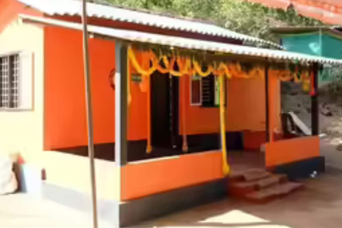 Youth Group Builds Home For Family Living Under Tarpaulin In Karnataka
