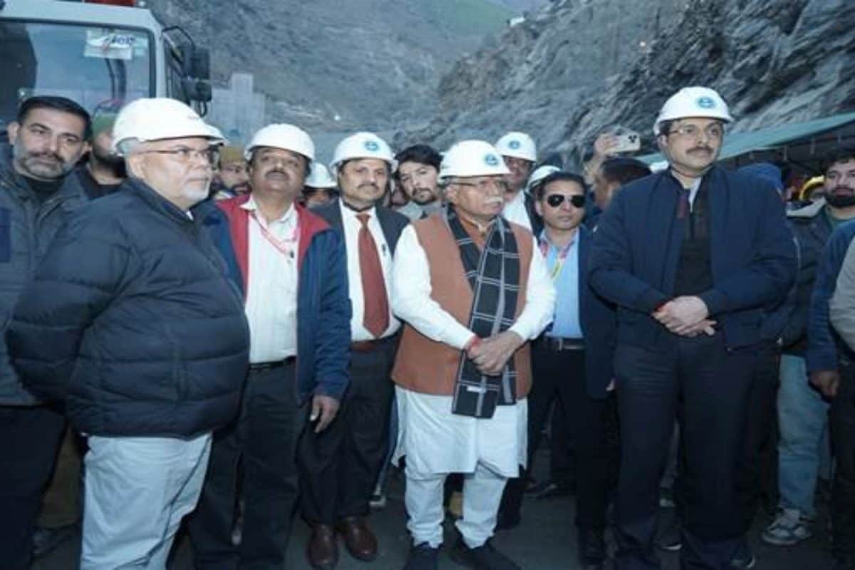 Power Minister Reviews J&K Hydel Projects To Boost Water Resources After IWT Suspension