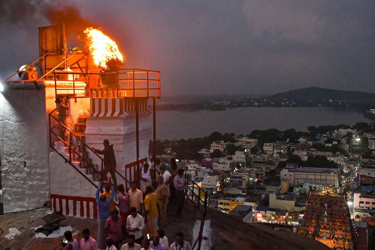 ‘Scandalous’: Madras HC Stays Release Of Book Targeting Judge Who Gave Madurai Deepam Verdict ‘Scandalous’: Madras HC Stays Release Of Book Targeting Judge Who Gave Madurai Deepam Verdict