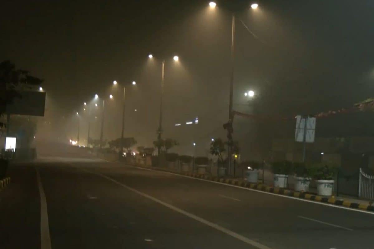 Dense Fog, Cold Wave Grip Delhi-NCR; Flights Operations Hit Amid Low Visibility