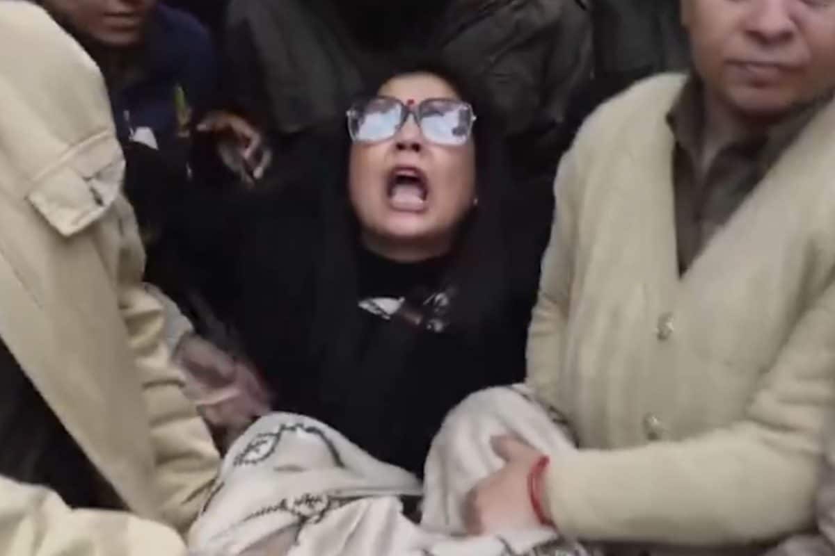 I-PAC Raid Row: Protest By TMC MPs Outside Amit Shah’s Office, Leaders Detained | Video