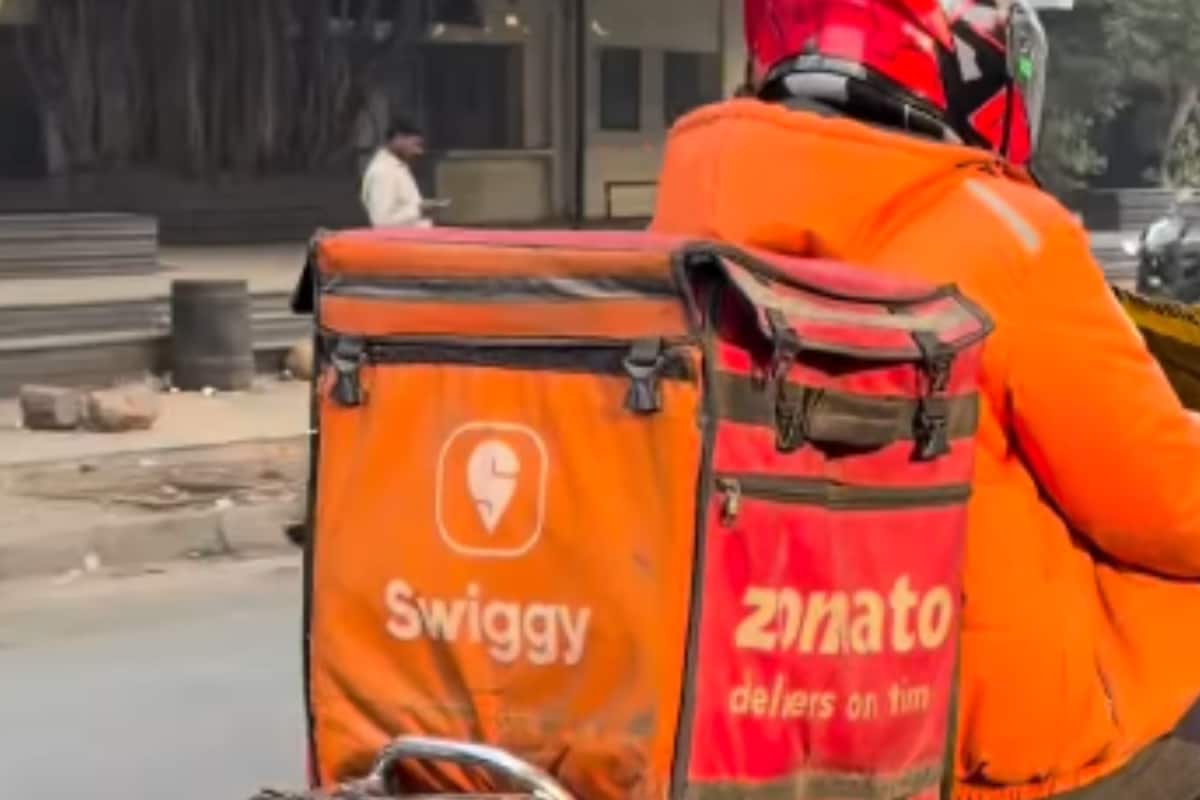 Only 1 In 25 Users Tip Delivery Riders On Zomato, Swiggy: Report Only 1 In 25 Users Tip Delivery Riders On Zomato, Swiggy: Report