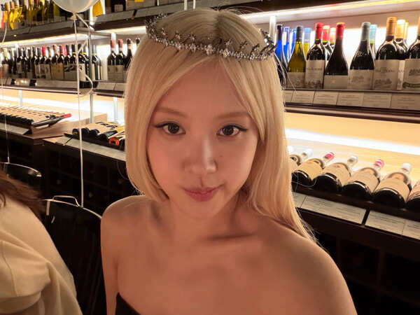 BLACKPINKâs RosÃ© Celebrates Her Birthday With Jisoo and Jennie