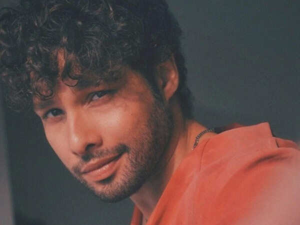 âœGen Z Isnât Confused Itâs Evolvedâ – Siddhant Chaturvedi Opens Up On Modern Love