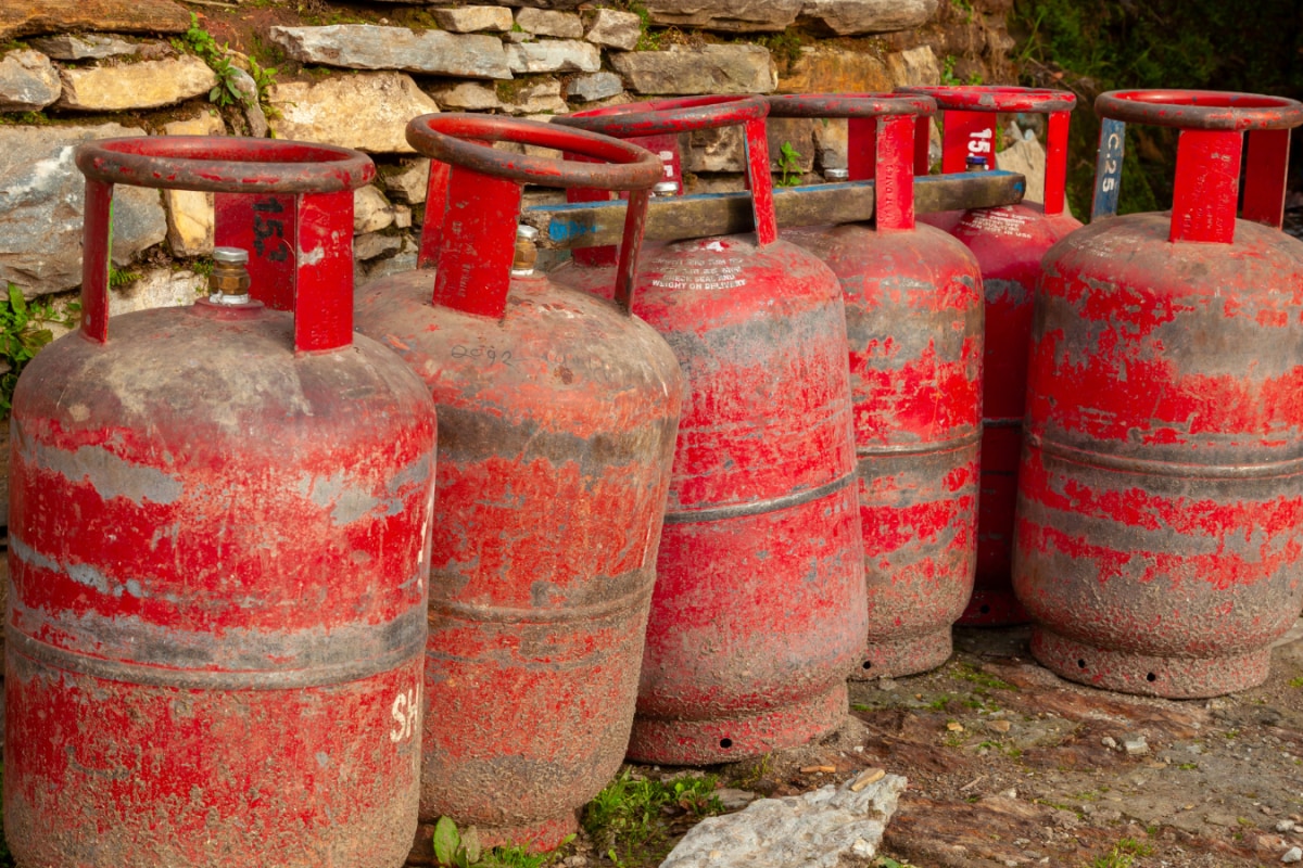 77% Bengaluru Households Struggling To Book LPG Cylinders, Says Survey