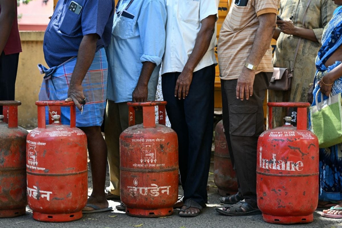 ‘Don’t Panic, Don’t Hoard’: Centre To Ensure 100% Domestic LPG Supply Amid West Asia Crisis