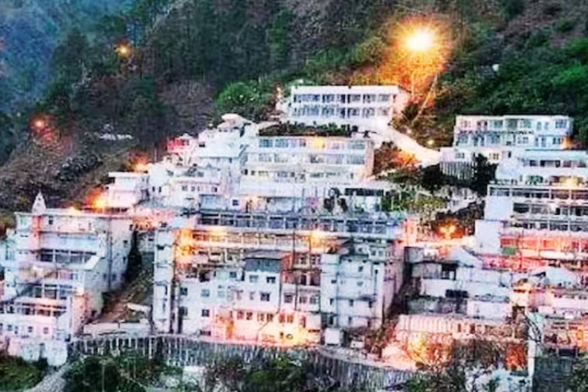 Vaishno Devi Yatra Resumes After Brief Halt Due To Heavy Navratri Rush