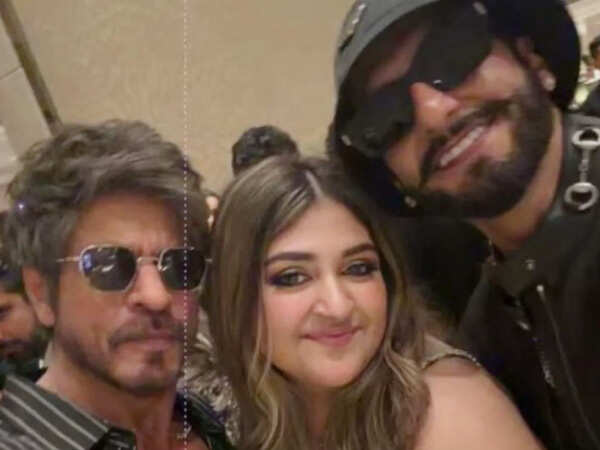 Shah Rukh Khan and Ranveer Singhâs Viral Photo Ends Online Chatter