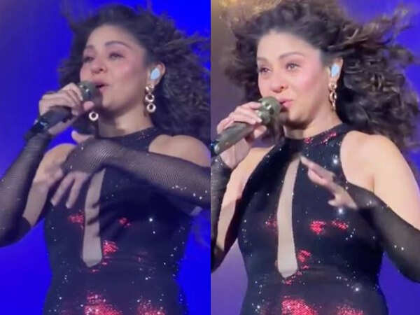 Sunidhi Chauhan Gets Emotional During Her Lucknow Concert Breaks Down Mid Performance