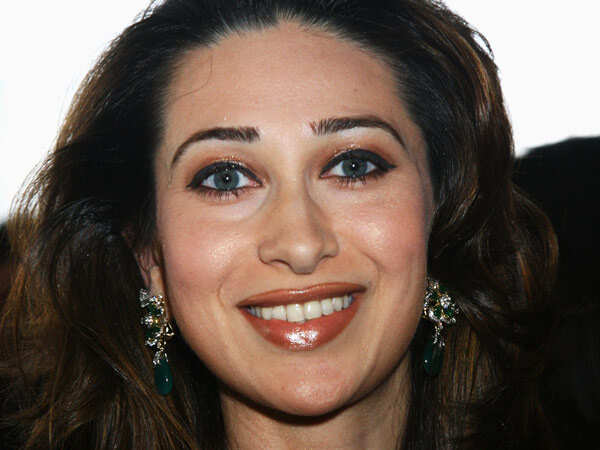 Karisma Kapoor Stands Her Ground As She Warns Paparazzi Against Inappropriate Zooming