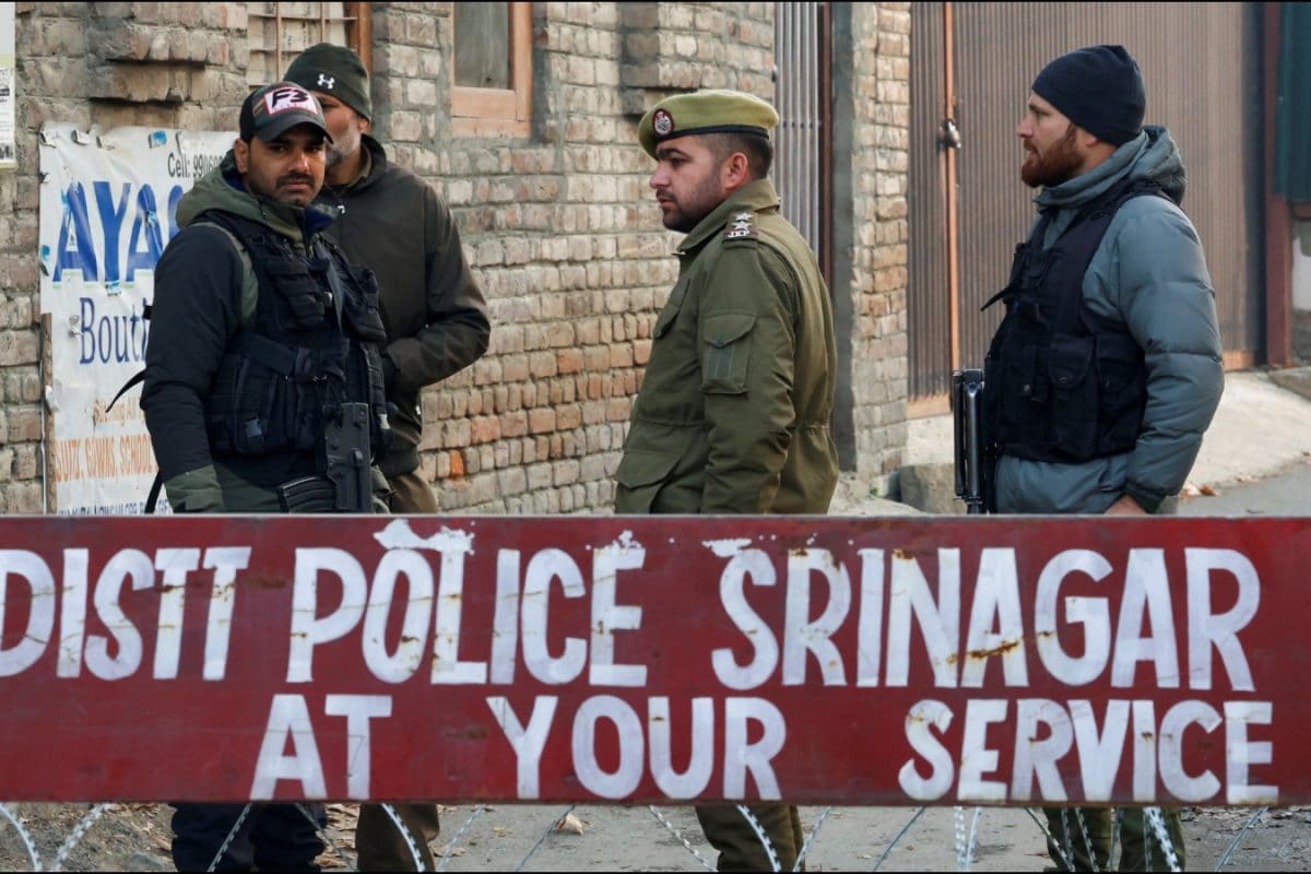 Two US Nationals Detained At Srinagar Airport For Carrying Prohibited Satellite Tracker