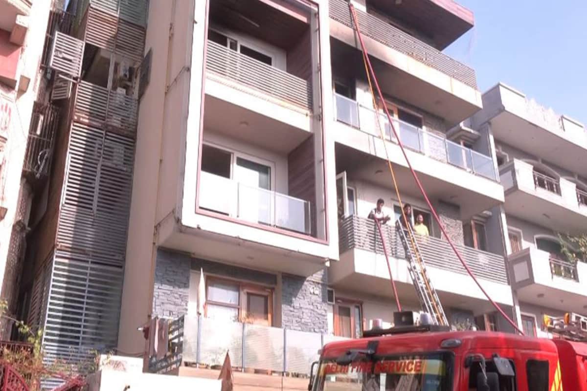 ‘Extremely Distressing’: PM Modi Condoles Delhi Fire Tragedy Deaths, Announces Rs 2 Lakh Ex-Gratia
