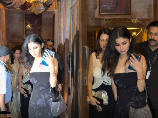 Photos: Mouni Roy Makes First Public Appearance Amid Divorce Rumours