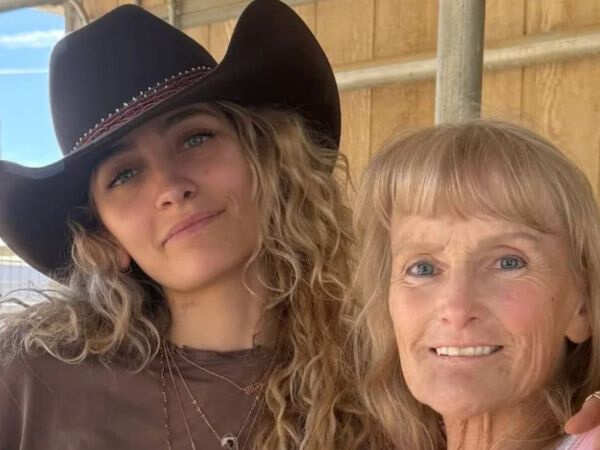 Paris Jackson Jokes About Being cloned From Mom Debbie Rowe in Mothers Day Post